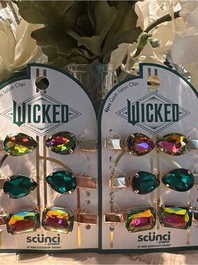 Scunci Wicked Hair Clips Gem Salon Clips lot of 2